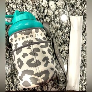 Hydrojug Plastic 73 Oz Bottle + Cover & Carrying Case w Pocket & Brand New Straw
